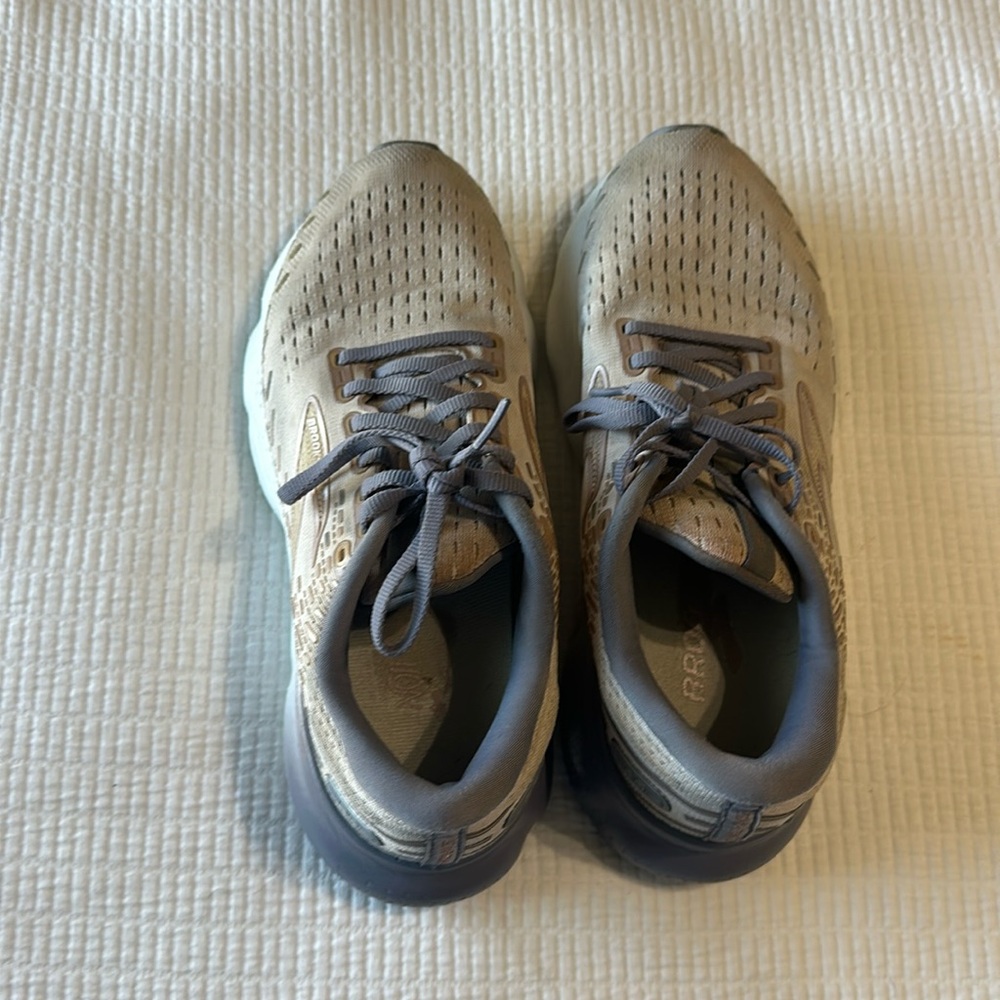 Brooks women’s Glycerin 20 size 8.5